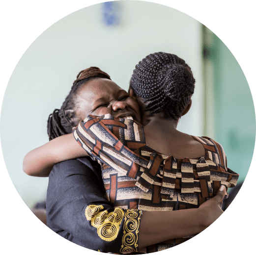 2 Frauen Umarmen Sich Nigeria