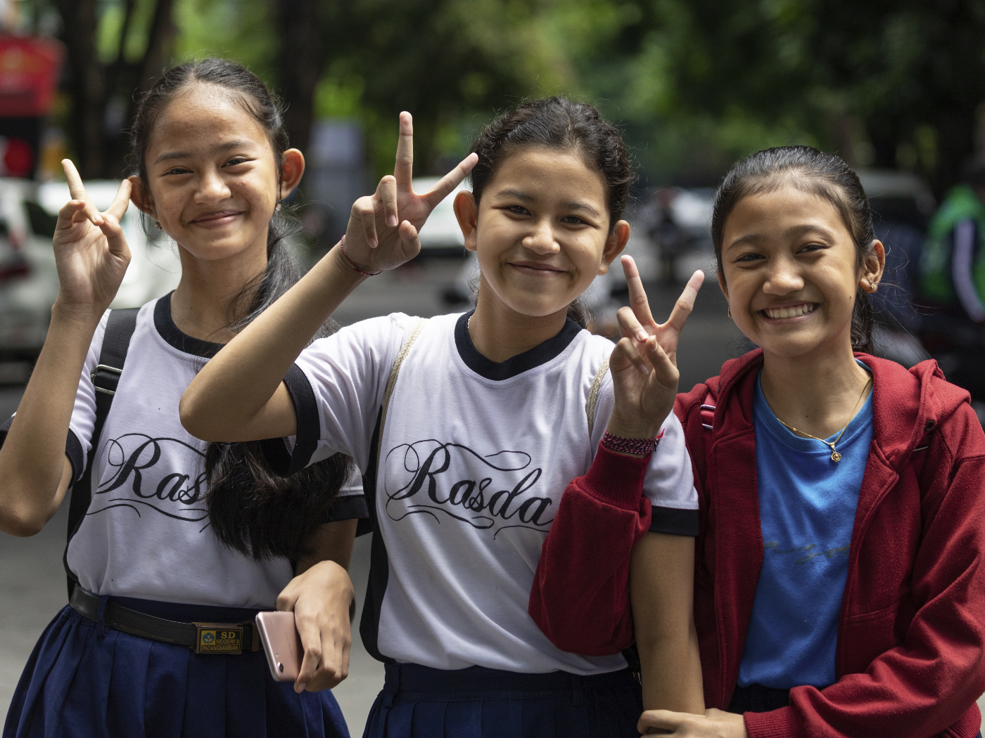 3 Maedchen in Indonesien