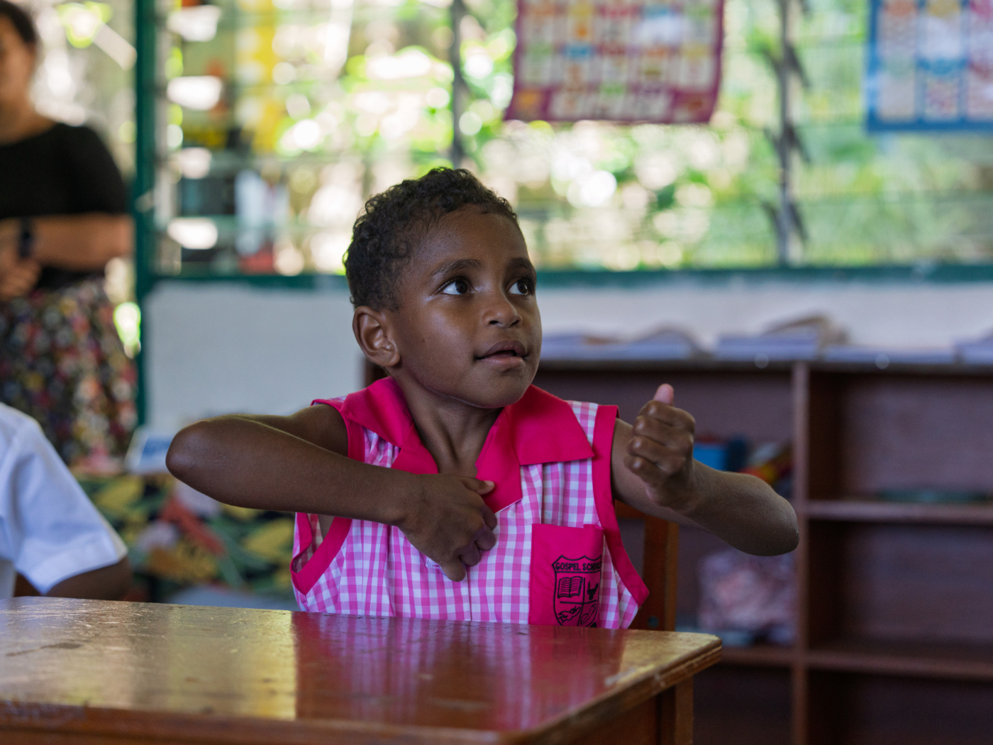 Maedchen gehoerlos Fidji